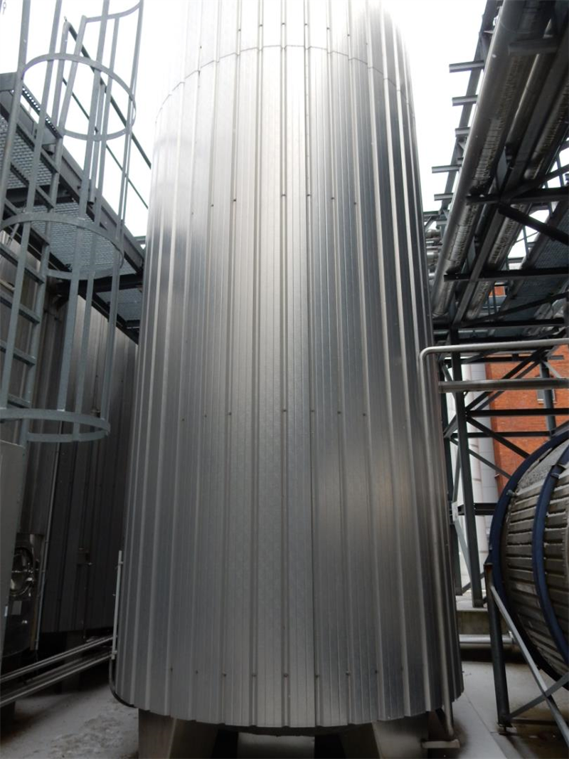03.46.WE.04 - Used storage tank