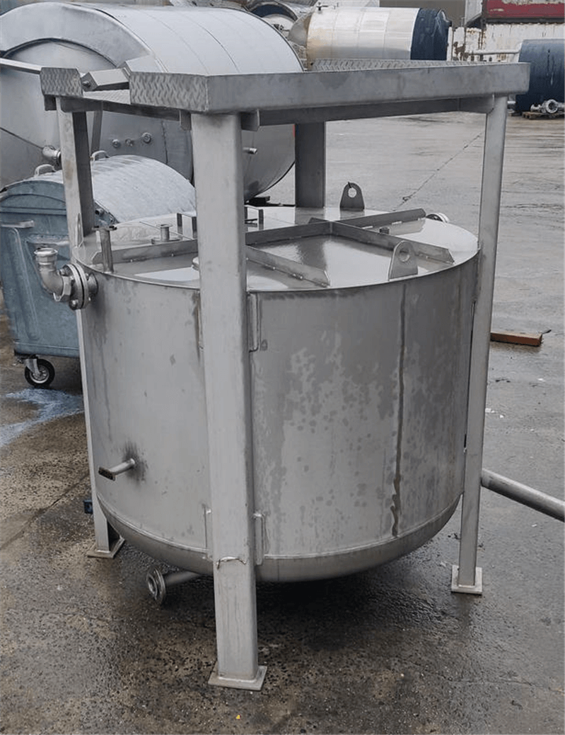 03.44.CG.01 - Used storage tank