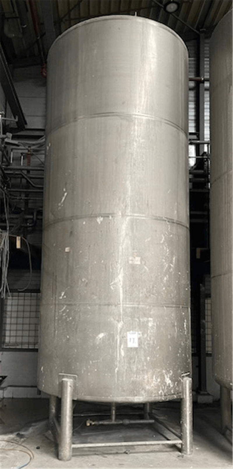 03.45.TB.17 - Used storage tank