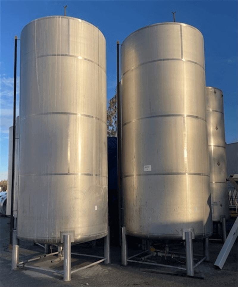 03.45.TB.88 - Used storage tank