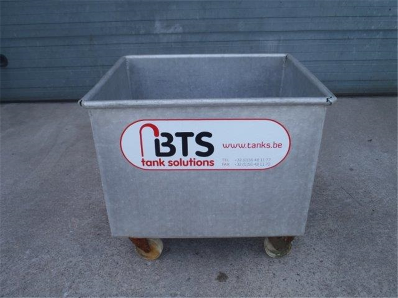 04.26.XY.95 - Used trough