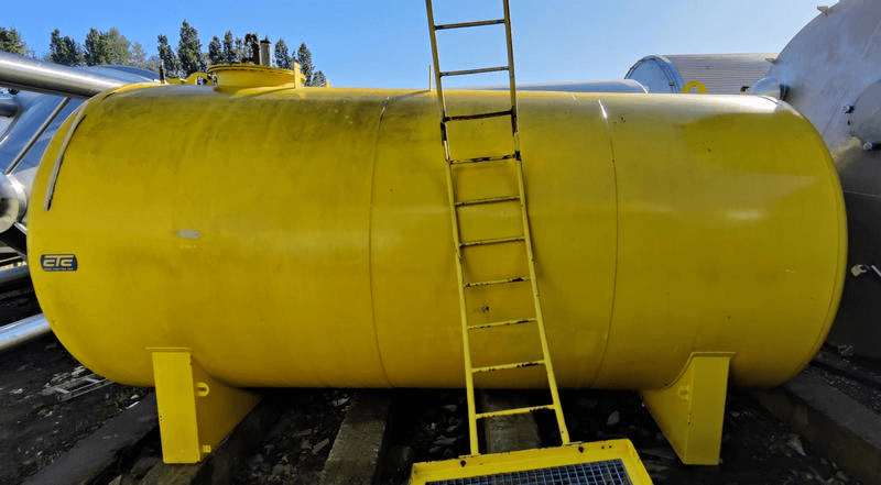 05.44.UN.01 - Used storage tank