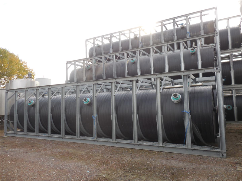 10.38.UK.01 - Used storage tank