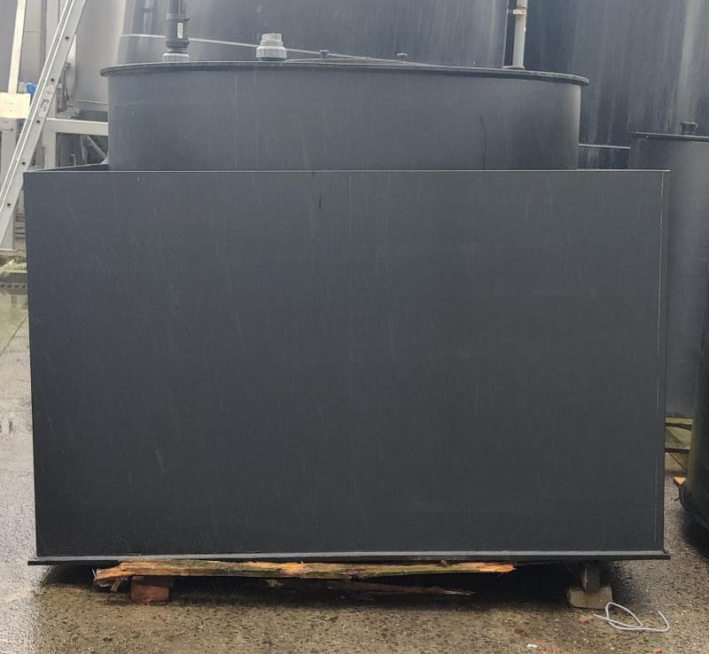 10.46.CB.07 - Used storage tank