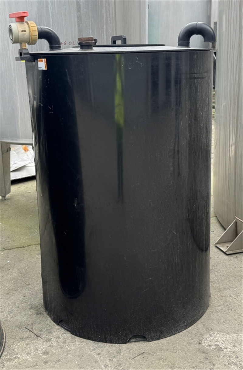 10.46.XY.03 - Used storage tank