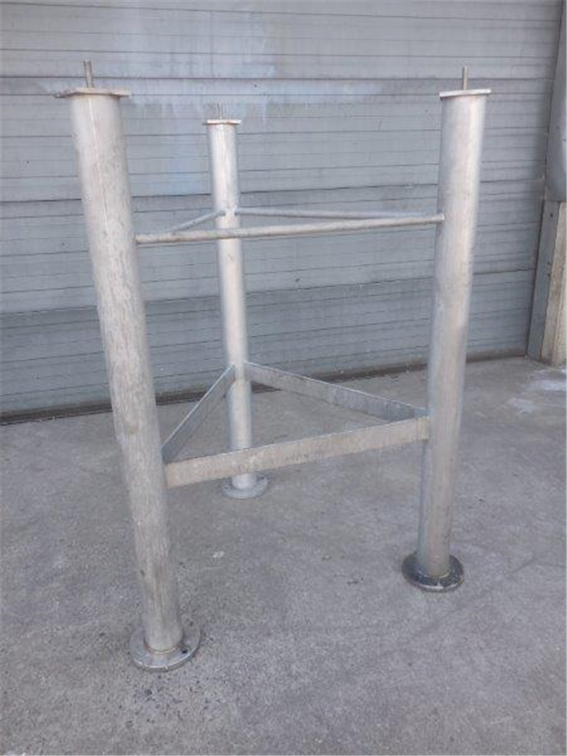 Stainless steel structure on 3legs, hight 1570mm