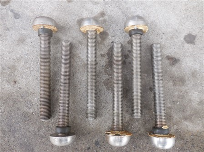 Adjustable feet in stainless steel