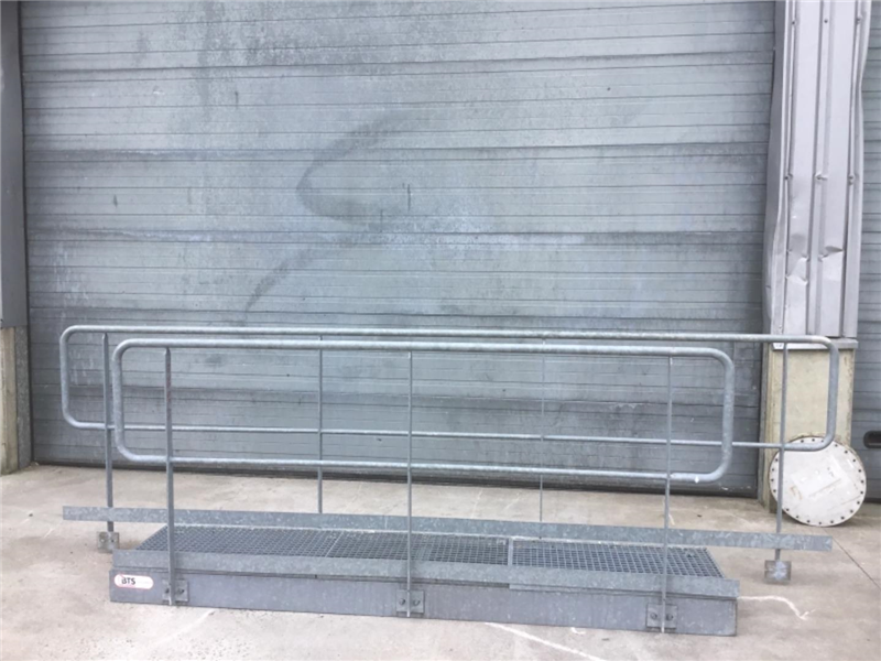 Walkway with railing, galvanised steel, lenght 2910 mm x width 600mm
